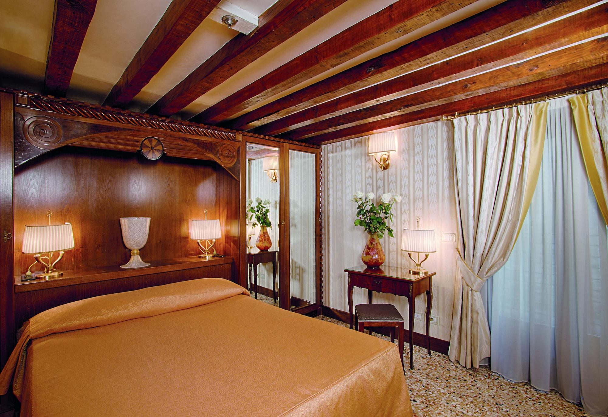 Hotel Palazzo Stern Venice Exterior photo